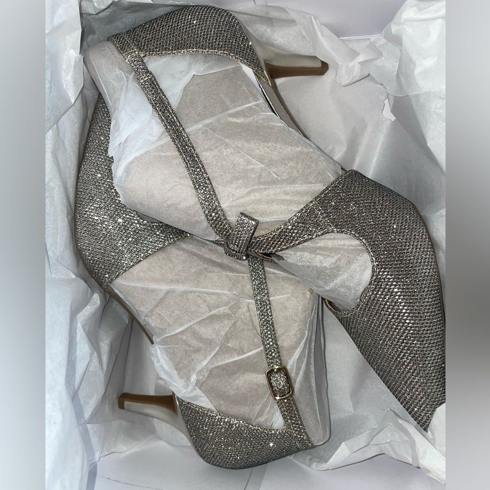 Bandolino Women's Zeffer Strappy Bow Stiletto Heel Pumps glittery silver 10